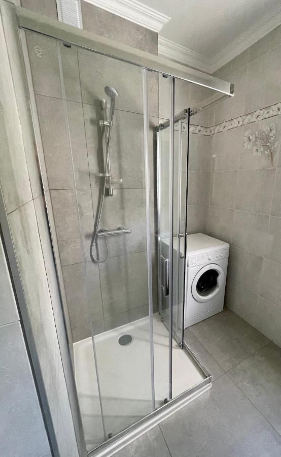 Rez De Jardin De 65M2 Dans Villa A Nizza Esterno foto